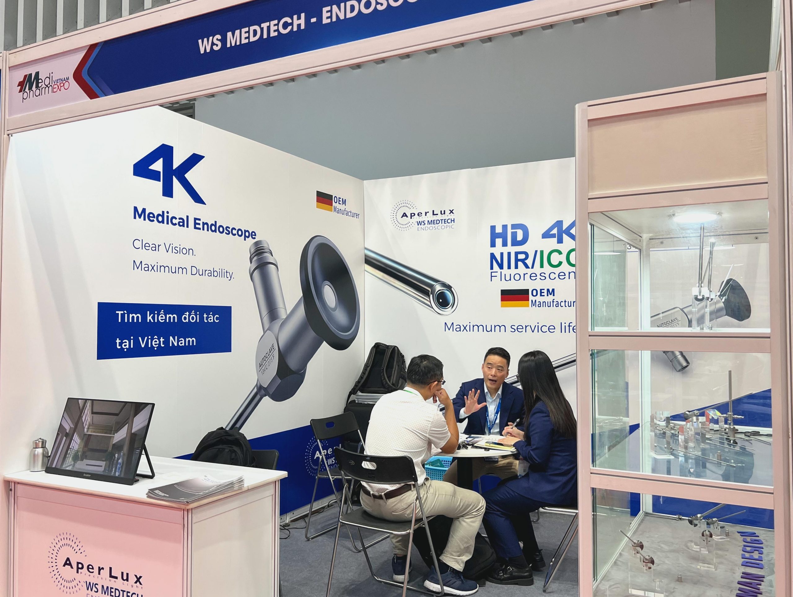 aperlux‑business‑discussion‑booth‑at‑medi‑pharm‑vietnam‑2026 1 scaled